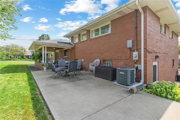 Aliquippa, PA 15001,362 Christine