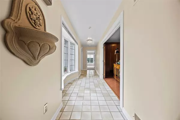 Bethel Park, PA 15102,6840 Kevin Drive