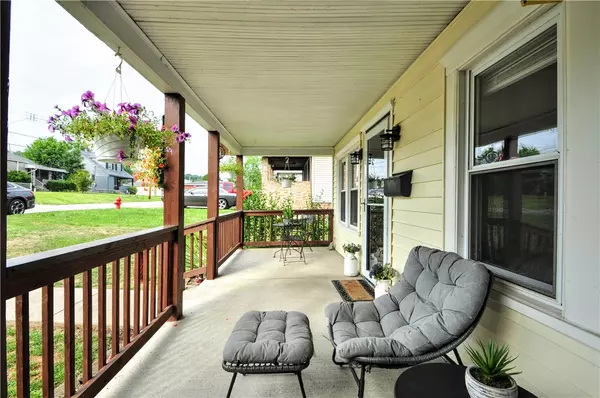 Aliquippa, PA 15001,1819 Vanburen St