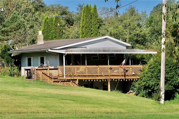 7 Strausser Rd, Lake Twp, PA 16133