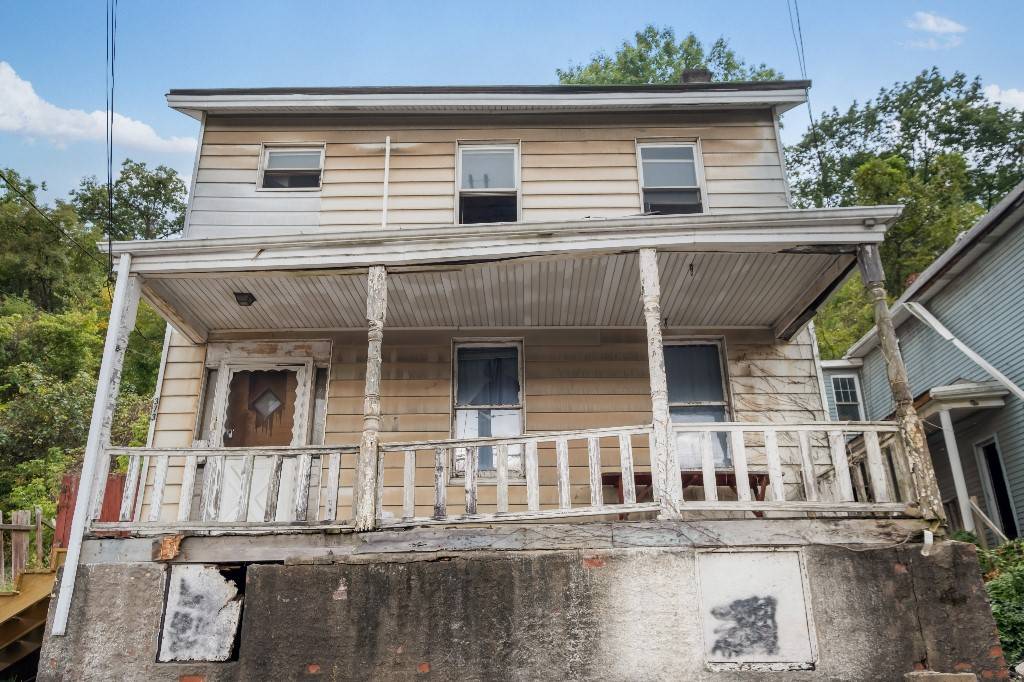 373 Stewart St, Turtle Creek, PA 15145
