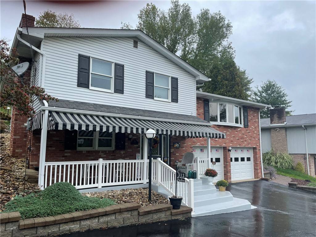313 PINE DR Stanton Dr, New Stanton, PA 15672