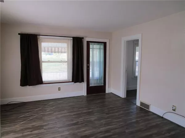New Castle/2nd, PA 16105,2406 Delaware Ave