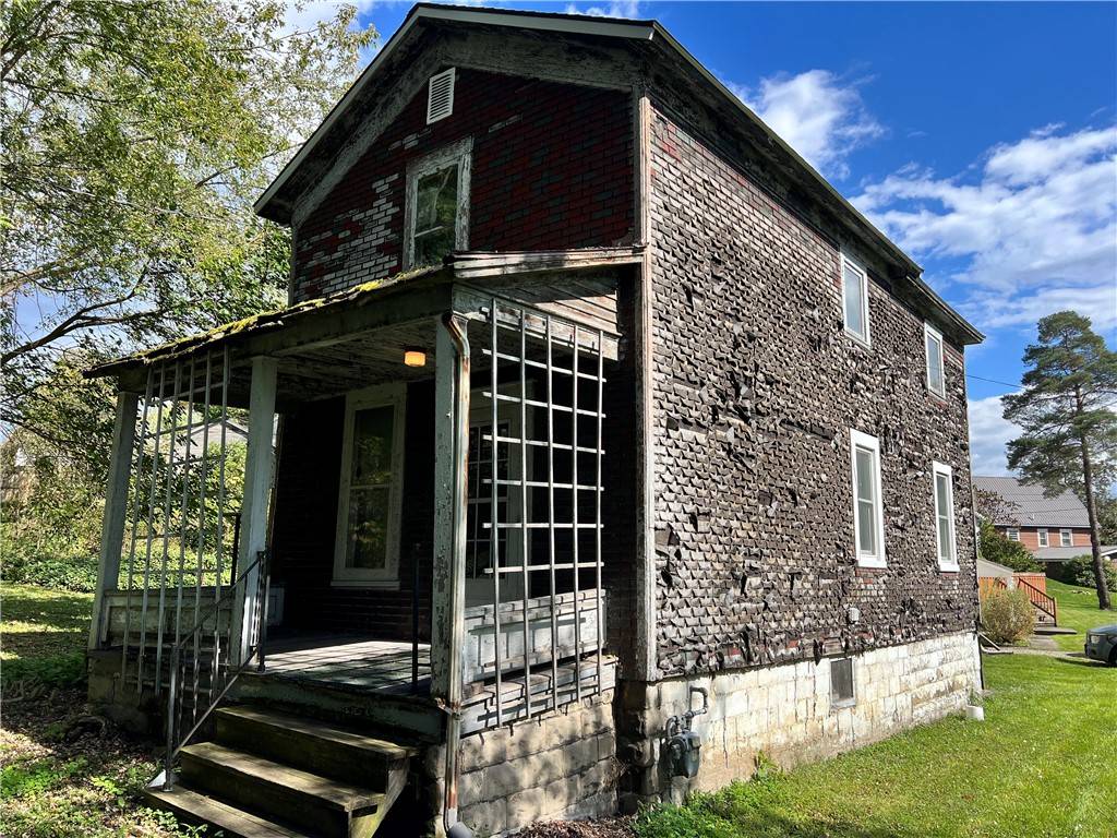 2 Park Ave, Greenville Boro - Mer, PA 16125