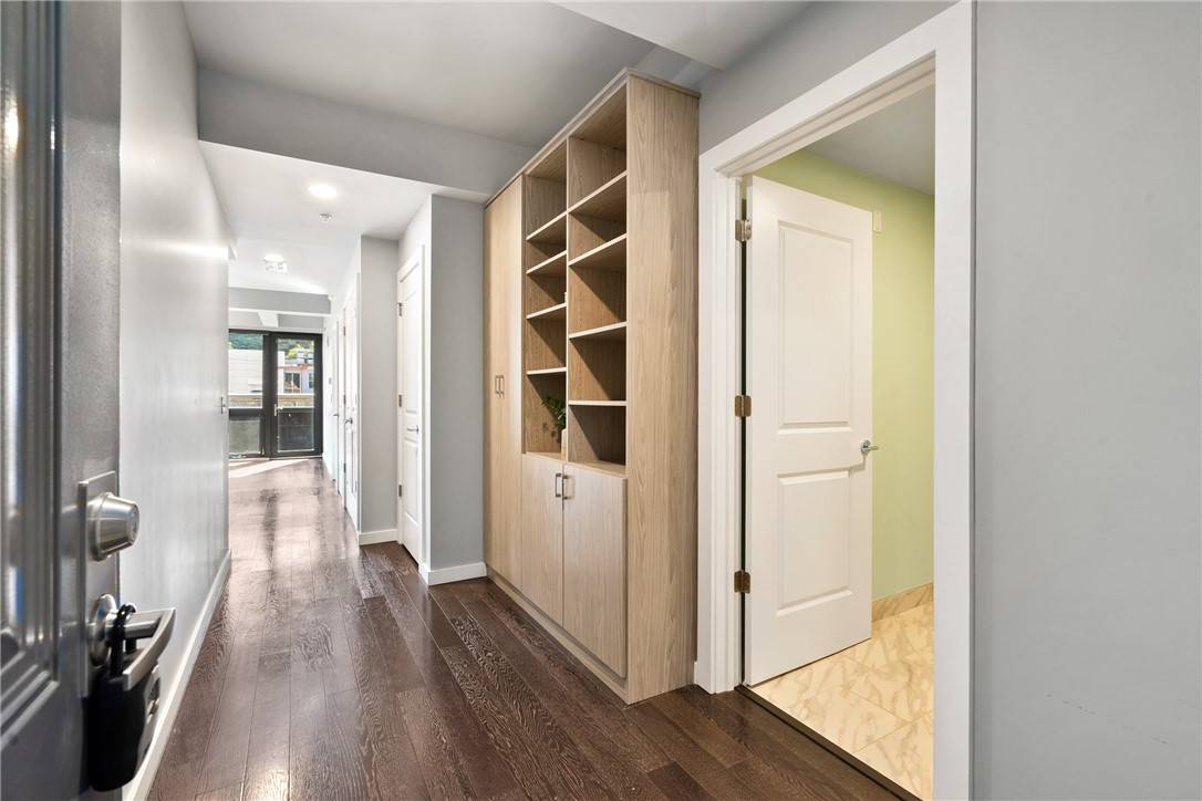 Downtown Pgh, PA 15222,2545 Penn Avenue #303