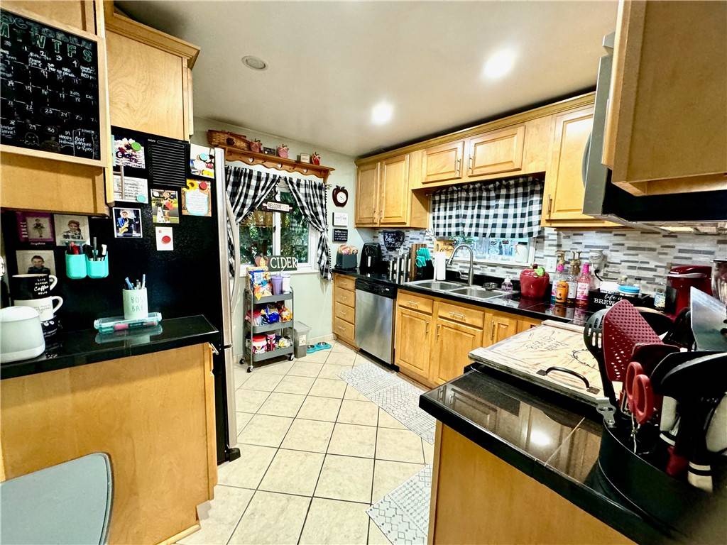 Jeannette, PA 15644,404 Mary St