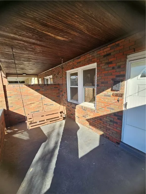 Brentwood, PA 15227,2733-2735 Pyramid Ave