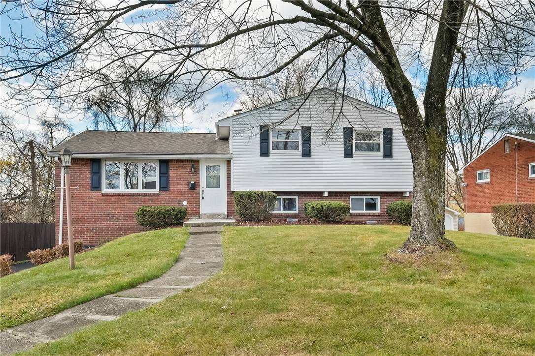 531 Fieldstone Dr, Monroeville, PA 15146