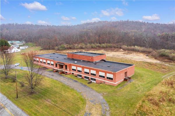838 Joffre Cherry Valley Rd, Smith, PA 15021