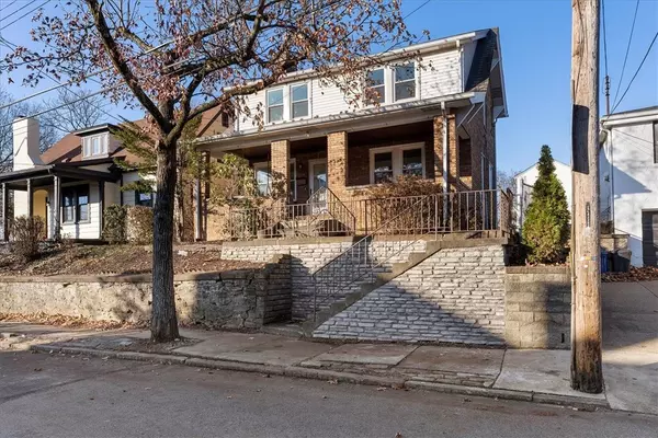 460 Oneida St, Mt Washington, PA 15211