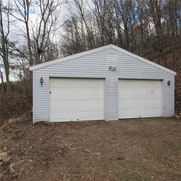 Kiskiminetas Twp, PA 15613,621 Canal Road