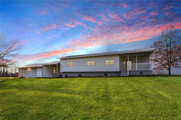 4 Malone Ridge Rd, Hopewell, PA 15301