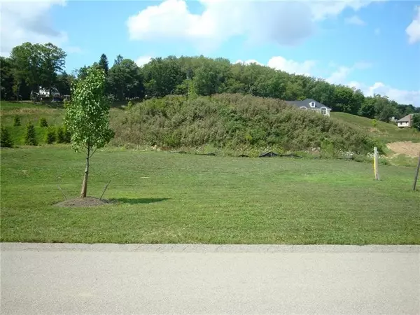 2626 Rossmoor Dr, Upper St. Clair, PA 15241
