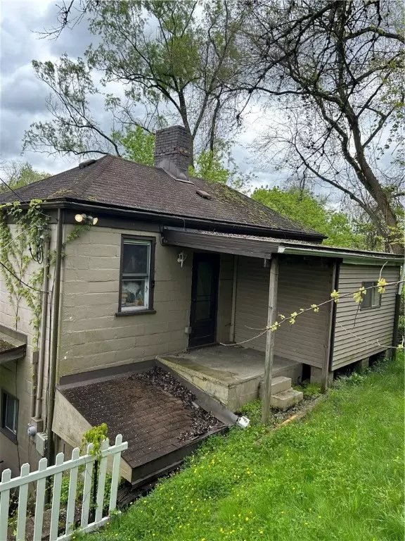 419 Ault St, N Versailles, PA 15137