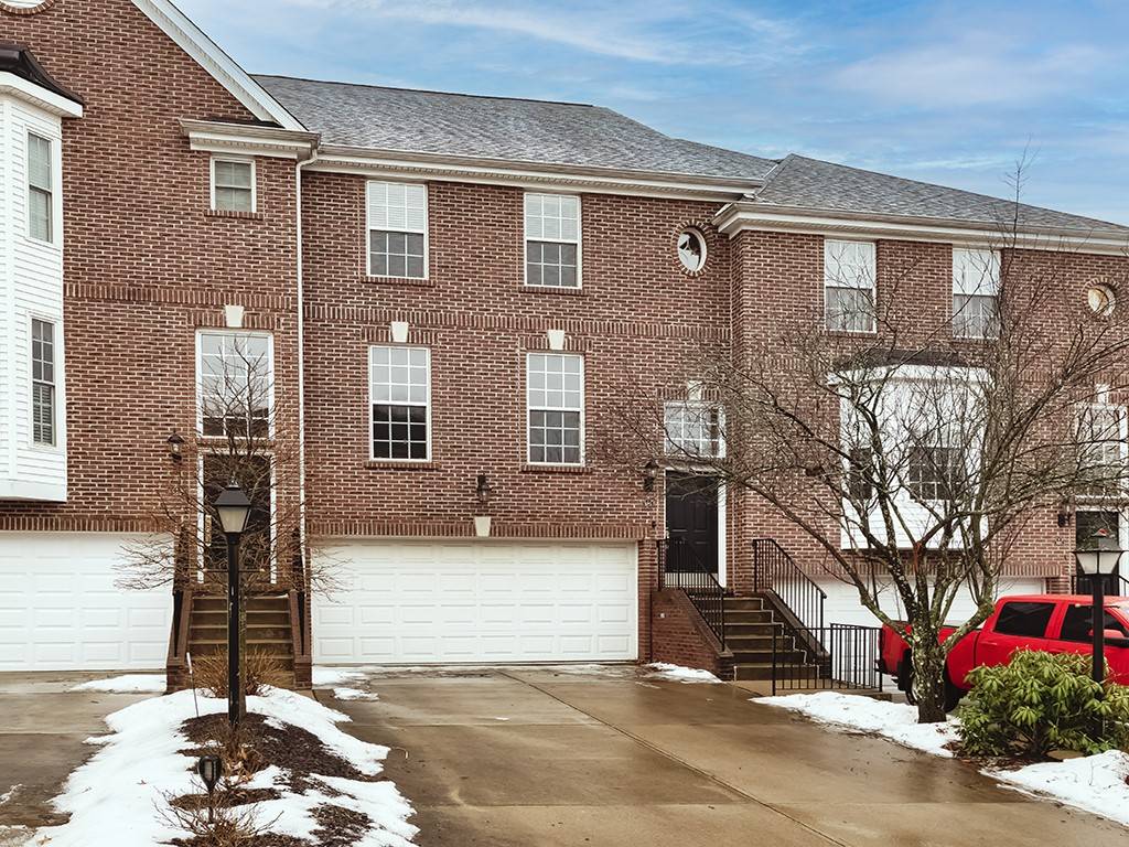 533 E Vanderbilt Dr, Adams Twp, PA 16046