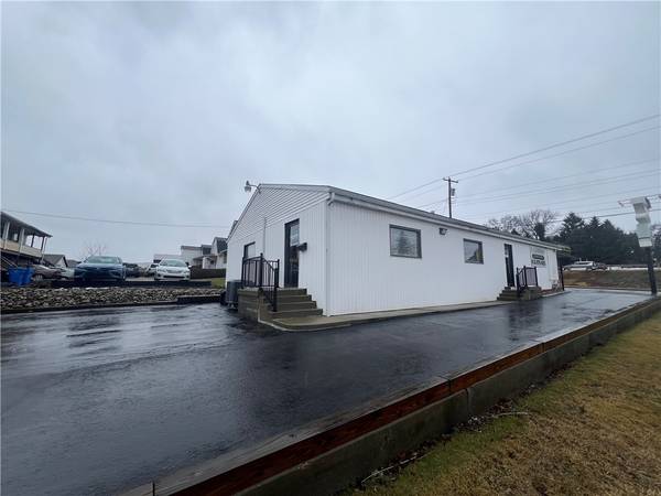 2680 Leechburg Rd, Lower Burrell, PA 15068