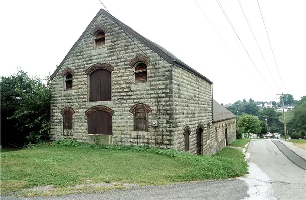 62 Fairview/325 Oak Hall, North Union Twp, PA 15401