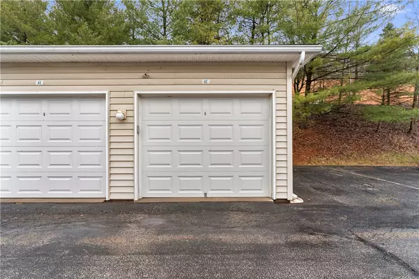 Bethel Park, PA 15102,1206 Lenox Dr #1206