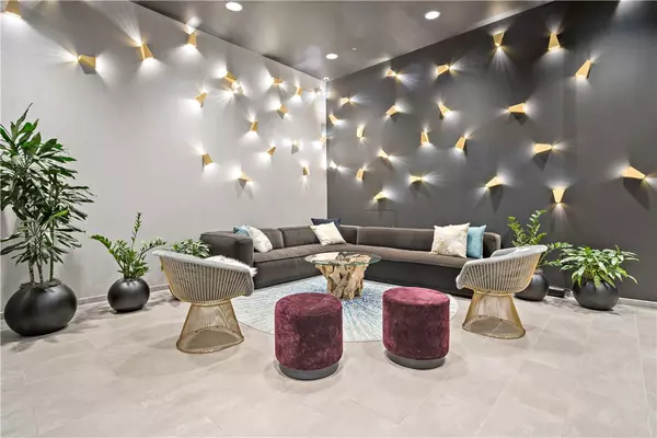 Downtown Pgh, PA 15222,350 Oliver Ave #1206