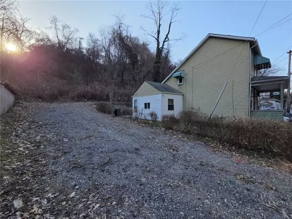 Munhall, PA 15120,1268 Ravine St