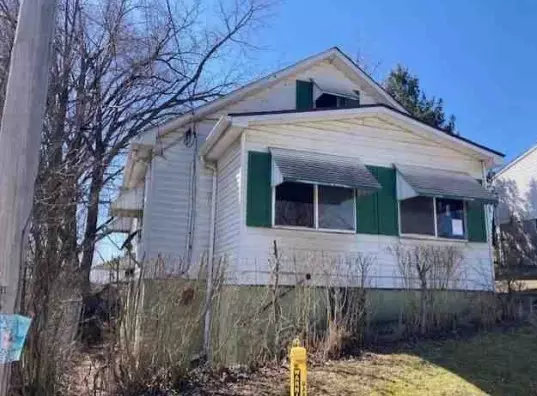 222 Charles St, Canton Twp, PA 15301
