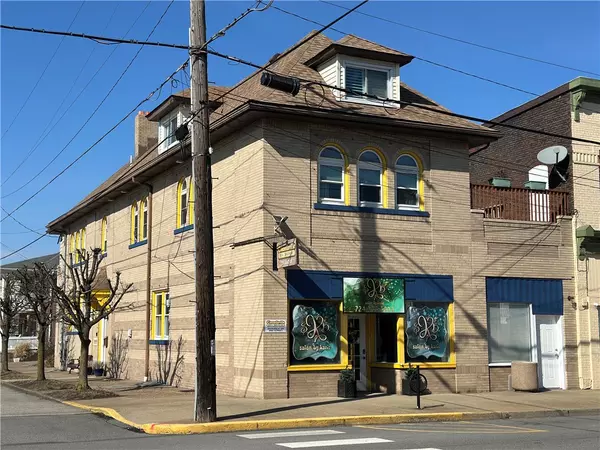 316 W Crawford Avenue, Connellsville, PA 15425
