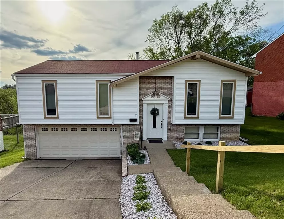 Monessen, PA 15062,7 COLONIAL DRIVE