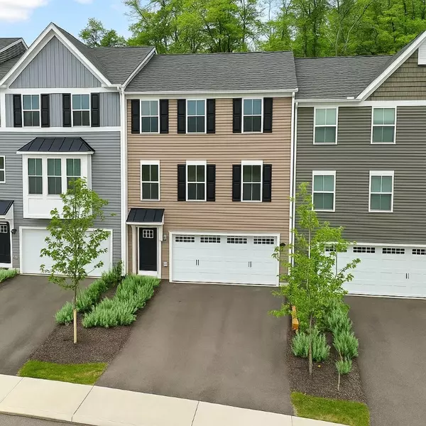 484 Greenwood Dr, North Strabane, PA 15317
