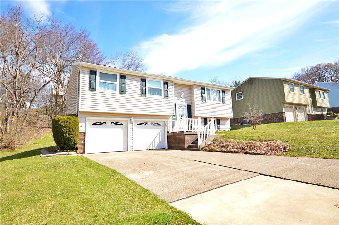 203 Macnab Drive, Moon/crescent Twp, PA 15108