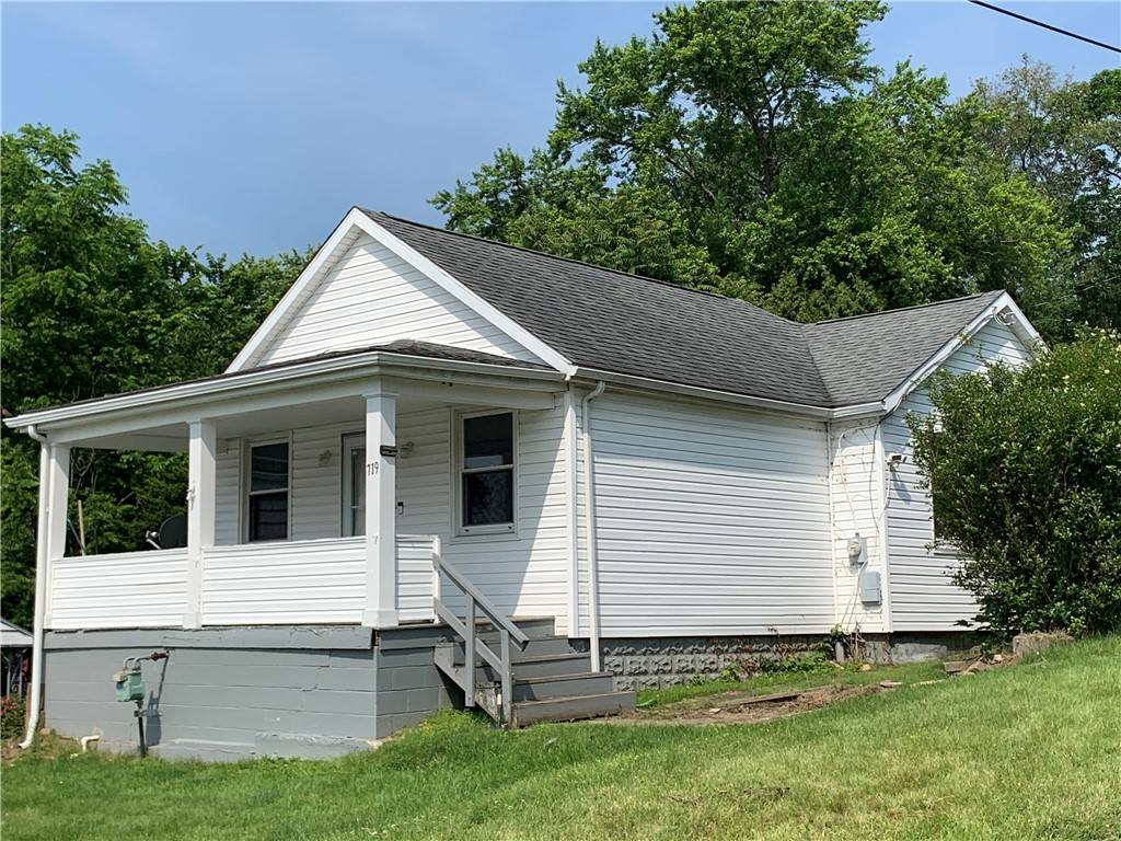 719 Zimmerman St, Jeannette, PA 15644