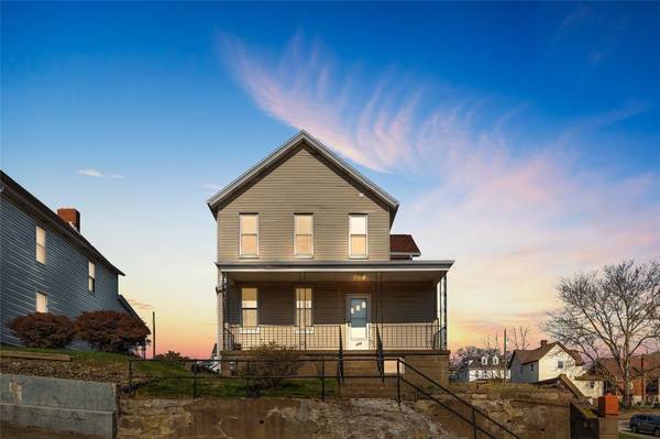 209 S Allen Ave, Donora, PA 15033
