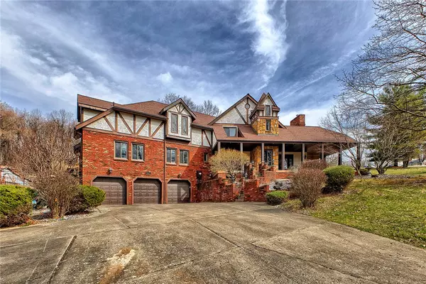 133 Farmington Pl, Hempfield Twp - Wml, PA 15601