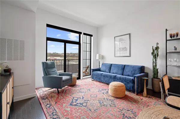 Downtown Pgh, PA 15222,2635 Penn Ave #415