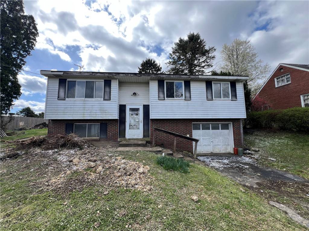 546 Center Hill Dr, Plum Boro, PA 15239