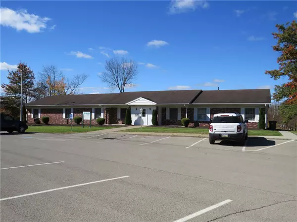 450 Hillcrest Ave, Grove City Boro, PA 16127
