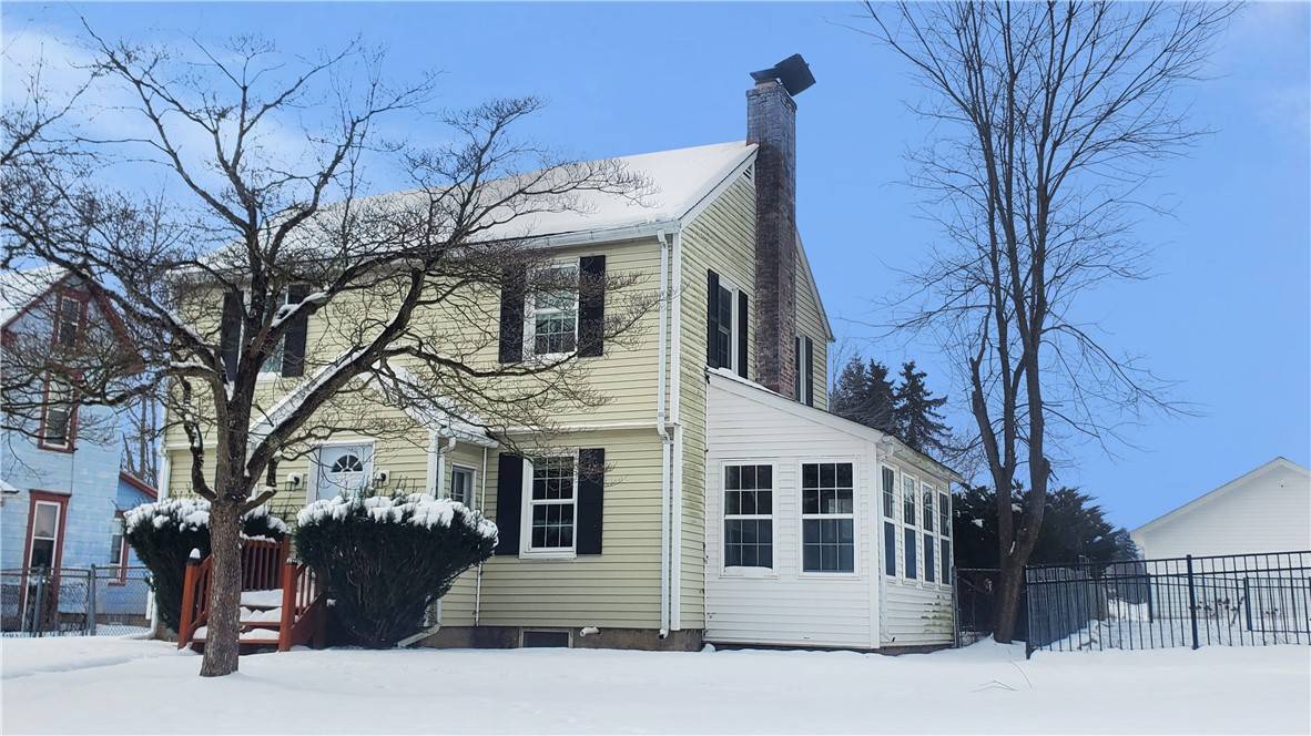 509 Greenwood Dr, Grove City Boro, PA 16127