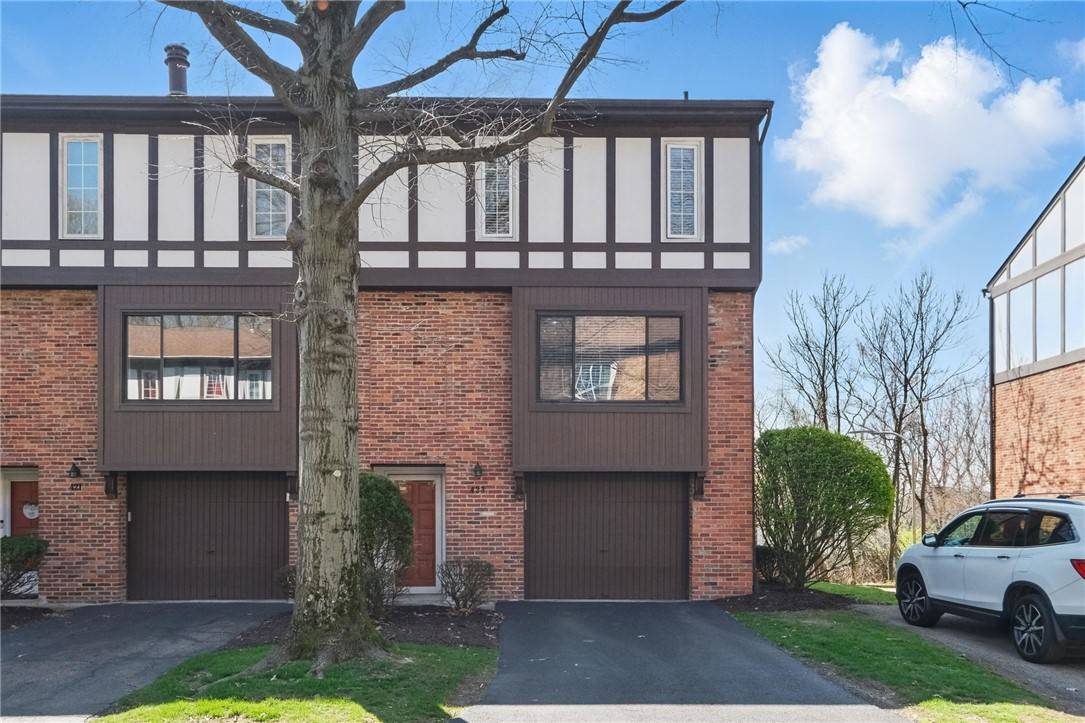423 Allenberry Drive, Ross Twp, PA 15237