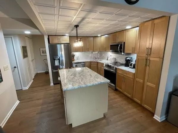 Sewickley, PA 15143,201 Grant St #401