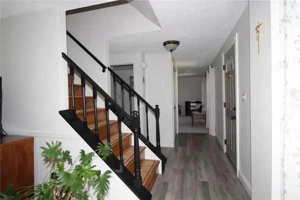 Bethel Park, PA 15102,5012 Van Voorhis Dr