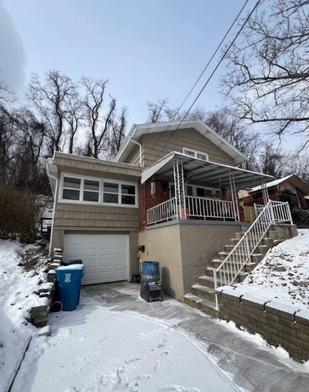 129 Queenston Dr, Wilkins Twp, PA 15235