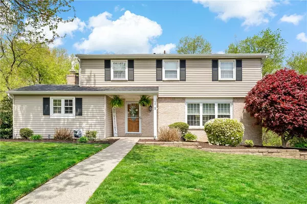 215 Woodview Dr, Brighton Twp, PA 15009
