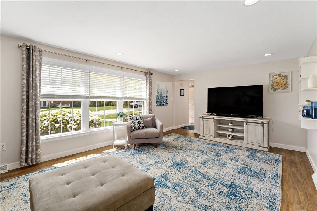 Brighton Twp, PA 15009,215 Woodview Dr