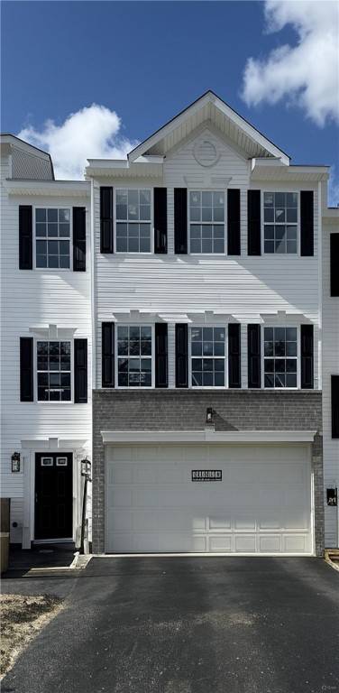 175 Lockheed Drive, Moon/crescent Twp, PA 15108