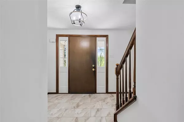 Mccandless, PA 15090,9904 Conestoga Ct