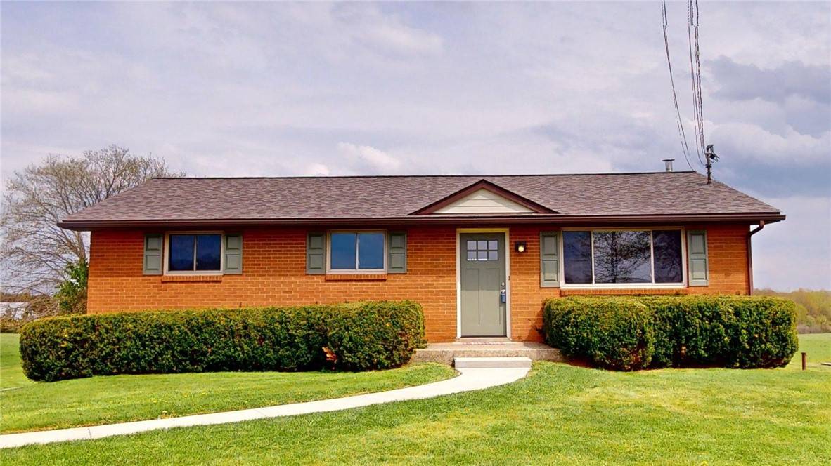 209 S Benbrook, Center Twp - But, PA 16001