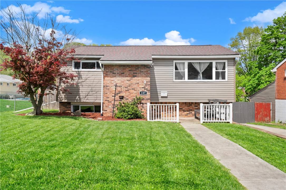 107 Fiesta Dr, Plum Boro, PA 15239
