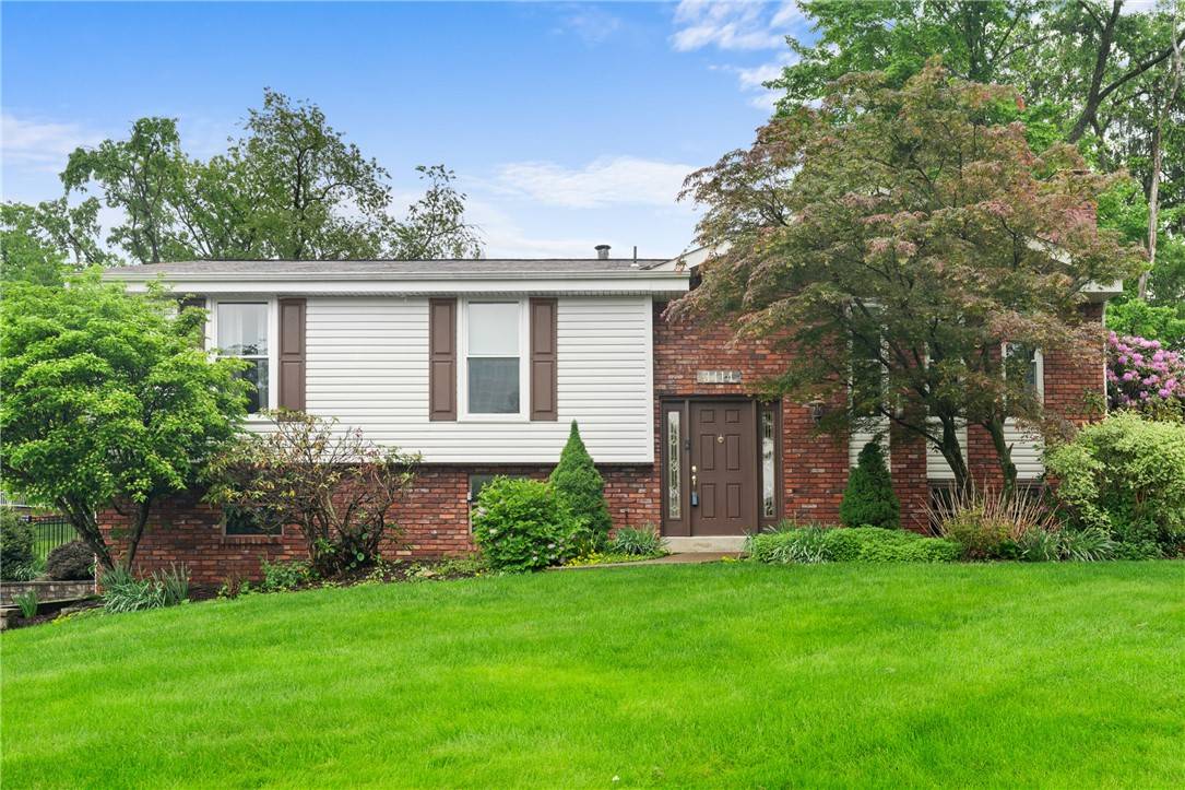 3414 Woodlake Ct, West Deer, PA 15101