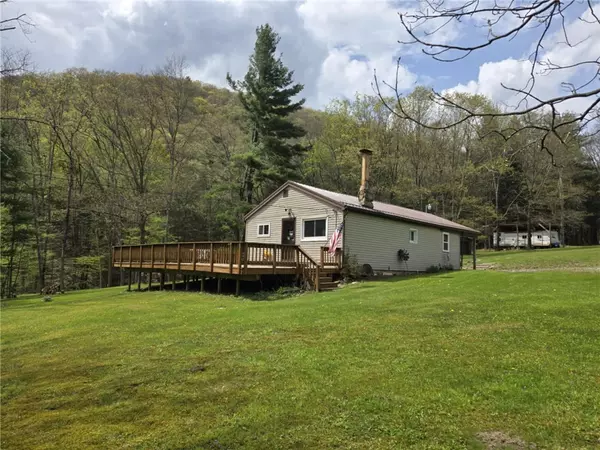 23 Rock Hill Rd, Benezette, PA 15868