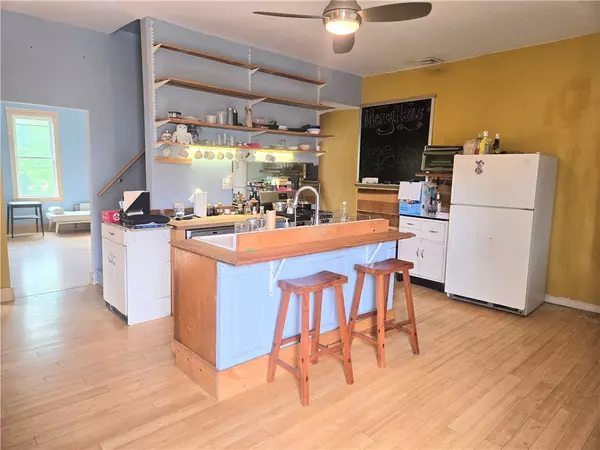 Arlington, PA 15210,2126 Brent St