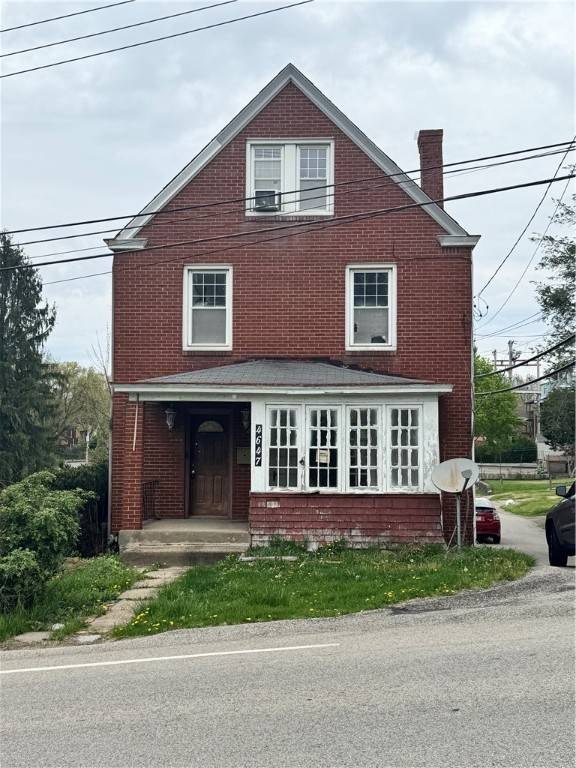 4647 W Run Rd, Lincoln Place, PA 15207